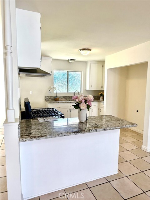 Building Photo - 684 E Lee Pl