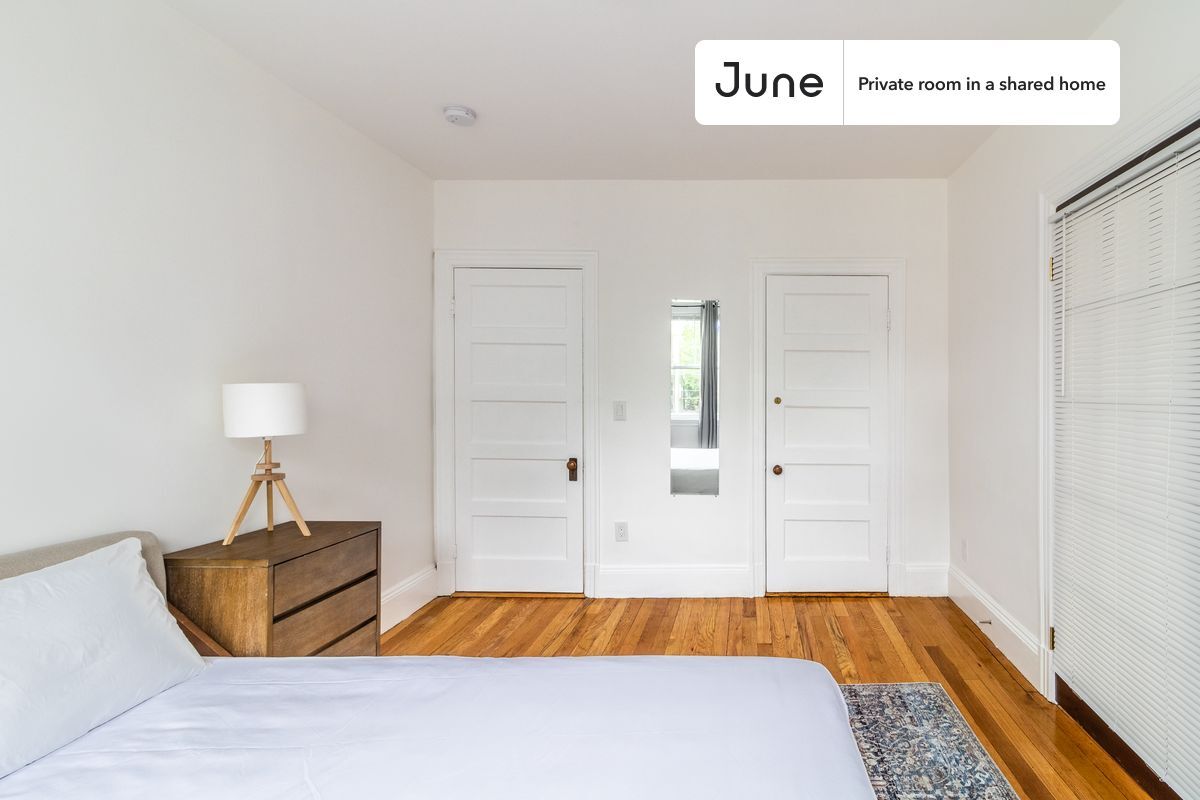 Building Photo - Room in Shared 7 bed/2 bath home in Brighton