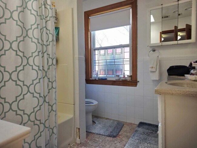 Building Photo - 70 Beaconwood Rd