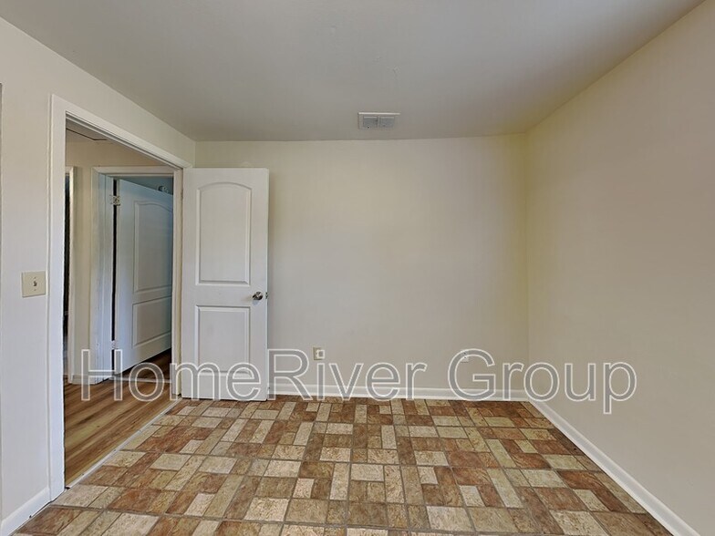 Building Photo - 6153 Spring Hill Dr