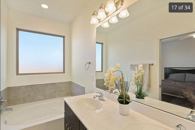 Building Photo - 5313 Camino del Griego