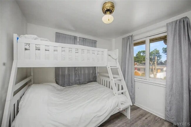 Building Photo - 9326 Rivershore Dr