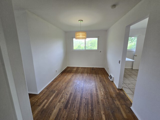 Building Photo - 10304 Bon Oak Dr