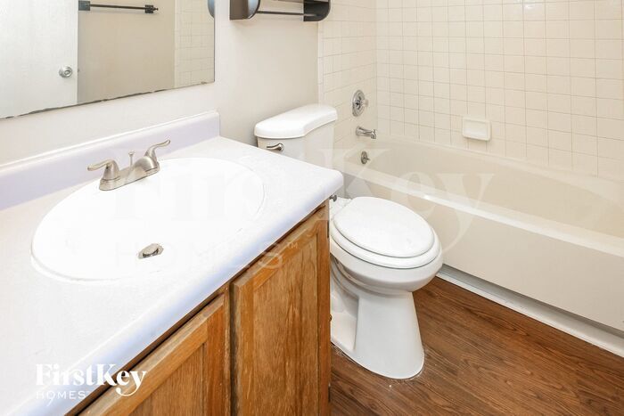 Building Photo - 5759 Pemberly Dr