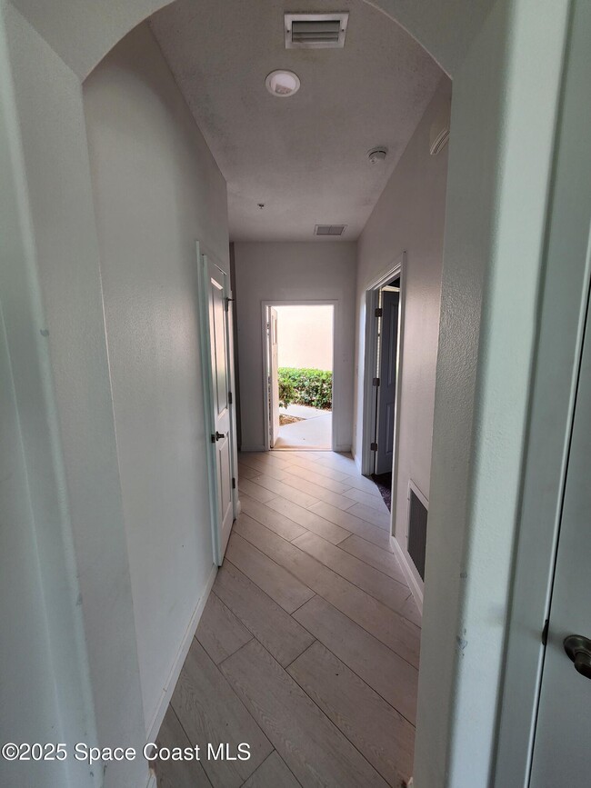 Building Photo - 3951 Playa Del Sol Dr