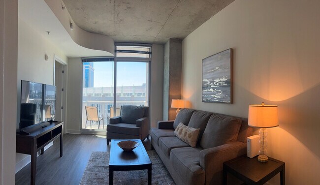 Building Photo - 300 S Church St