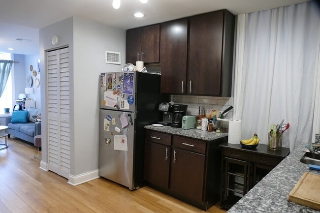 Building Photo - 834 N Mozart St