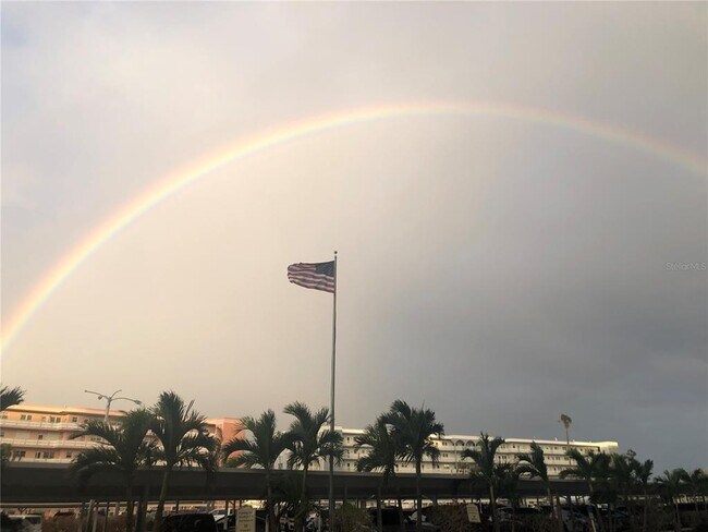 Building Photo - 6020 Shore Blvd S