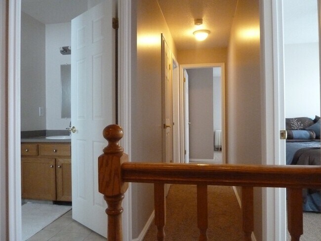 Building Photo - 571 E 5400 S