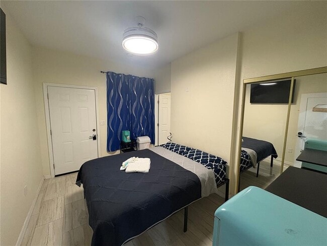 Building Photo - 3715 Valley Tree Dr