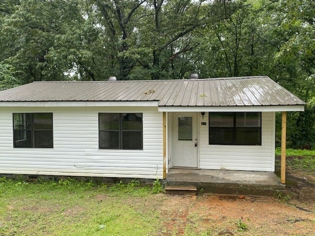 Building Photo - Renovated 2 Bedroom 1 Bath Home for Rent!