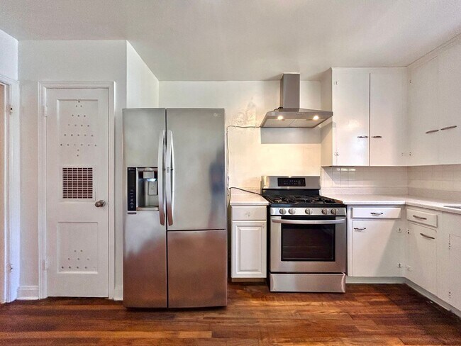 Building Photo - 5207 Shoal Creek Blvd