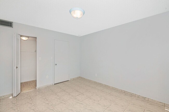 Building Photo - 7705 SW 86th St
