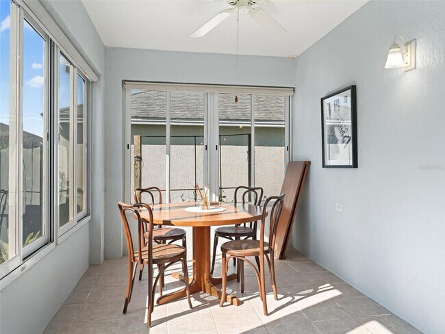 Building Photo - 3008 Rugby Way