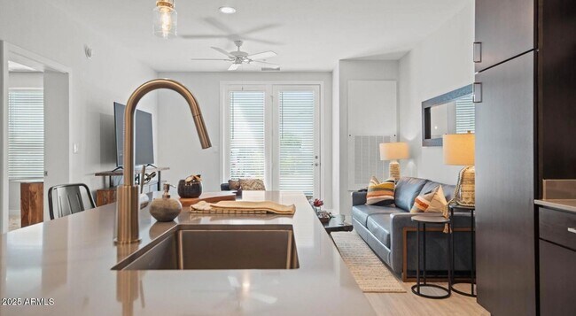 Building Photo - 6025 W Thomas Rd