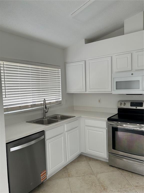 Building Photo - 1515 Silktree Ct