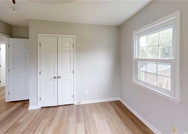 Building Photo - 4809 Tara Dr