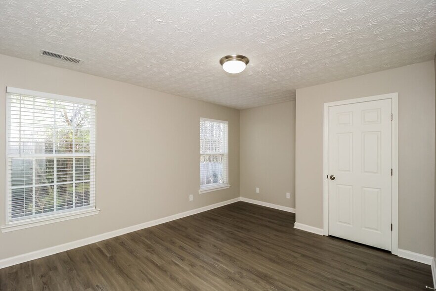 Building Photo - 427 Topaz Dr