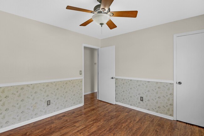 Building Photo - 781 Madison Dr