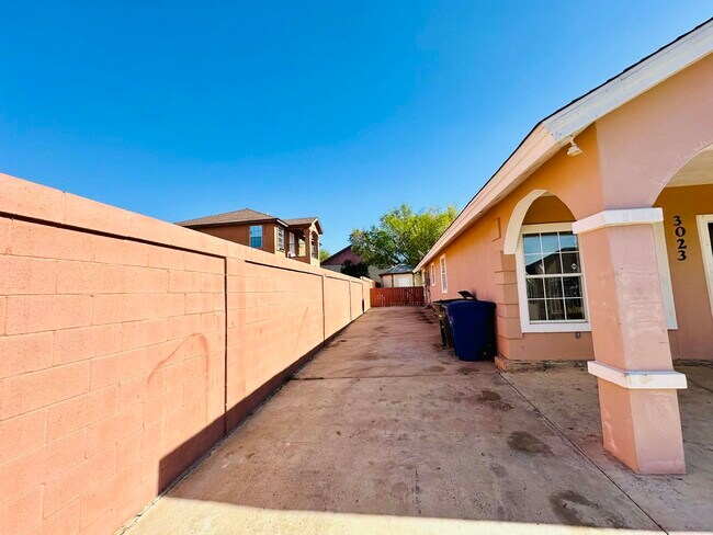 Building Photo - 3023 Potomac Loop