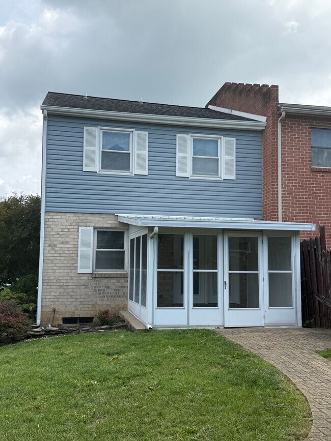 Building Photo - 30 William Penn Dr