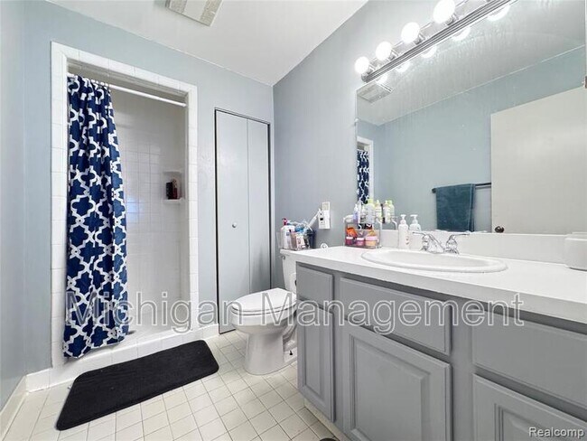 Building Photo - 5203 Forestdale Ct