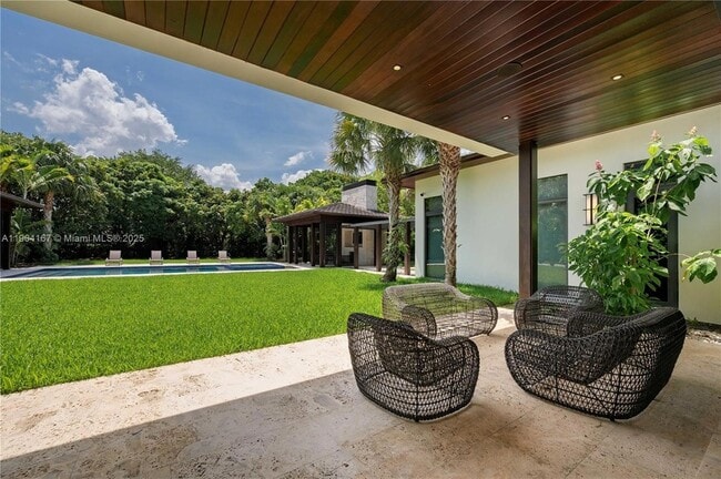 Building Photo - 9000 SW 63rd Ct