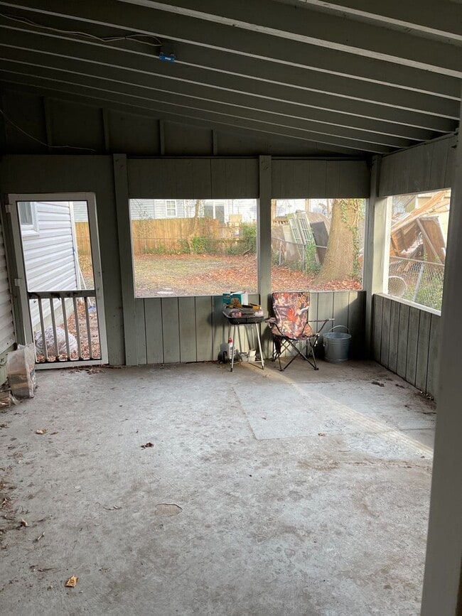 Building Photo - Great Ranch Home in Norfolk