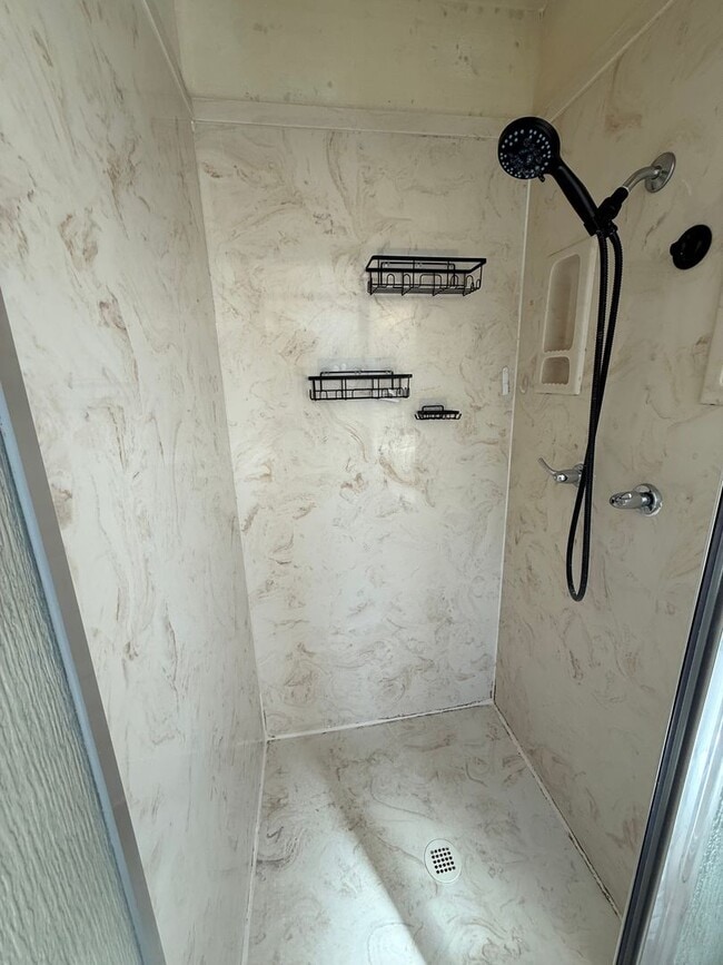 Building Photo - 4 Bed Brick Home! Zia School District! - P...