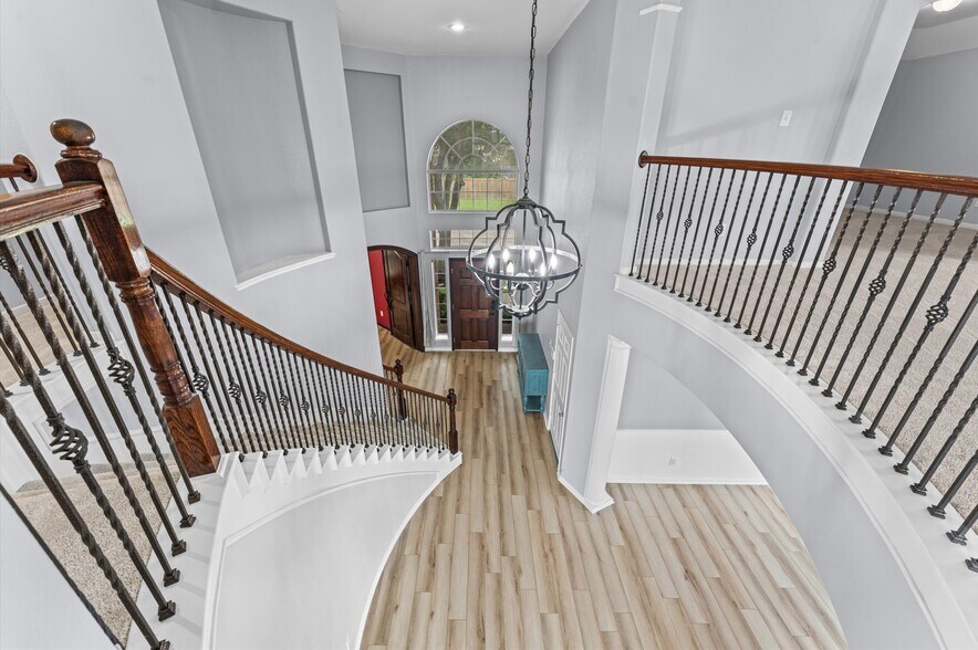 Building Photo - 13402 Great Creek Dr