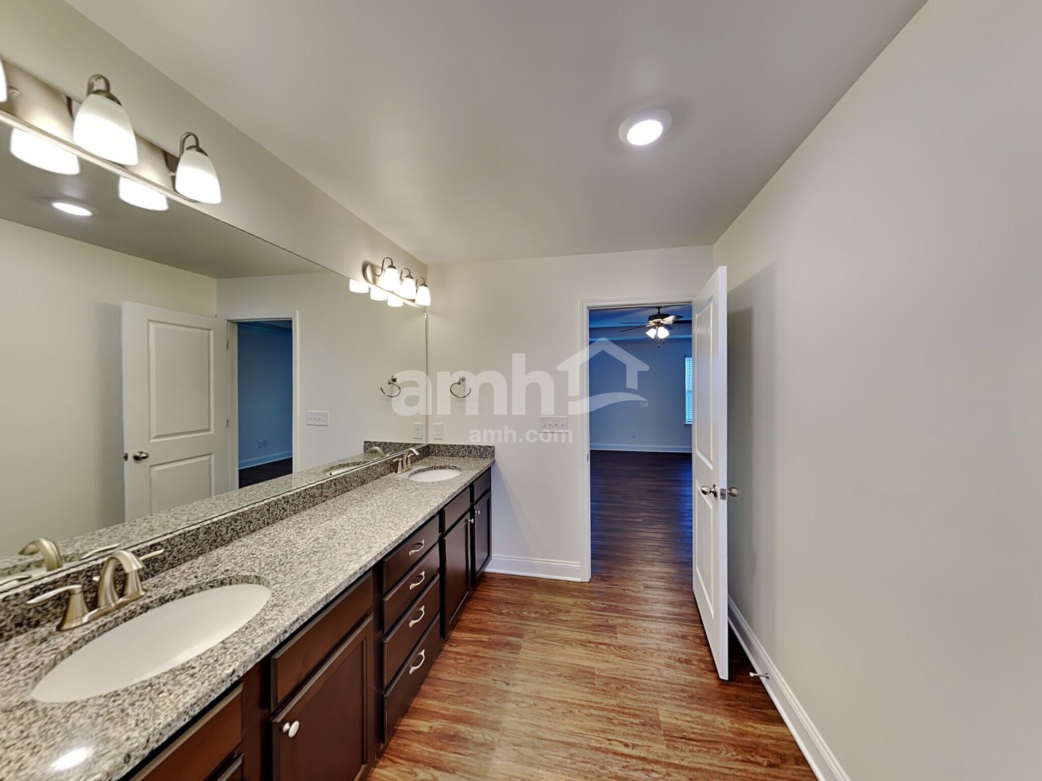 Building Photo - 440 Charity Ln