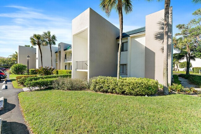 Building Photo - 1605 S US Hwy 1