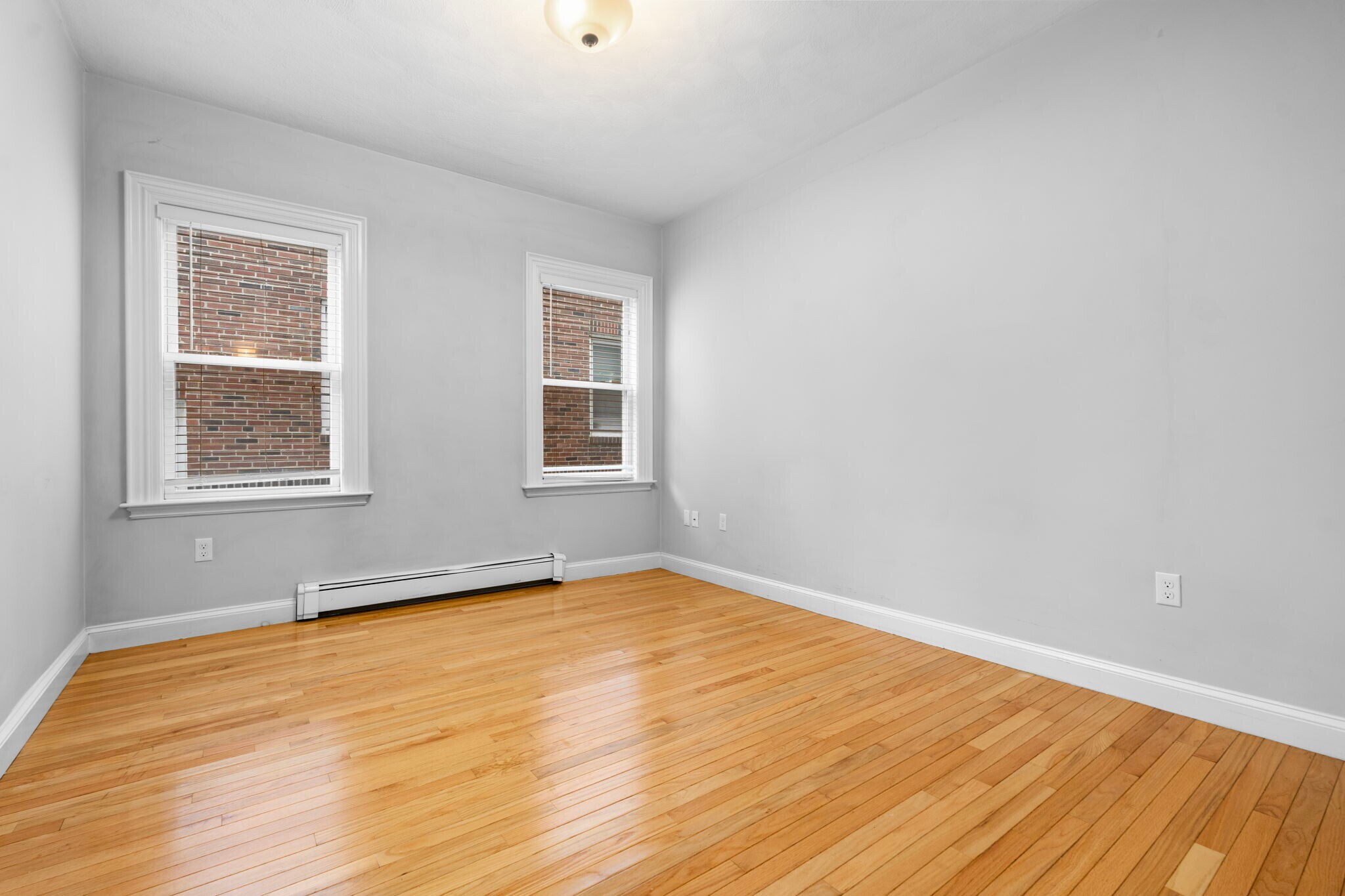 Building Photo - 1433 Cambridge St