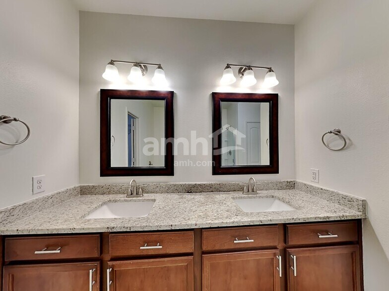 Building Photo - 22403 Mount Echo Dr