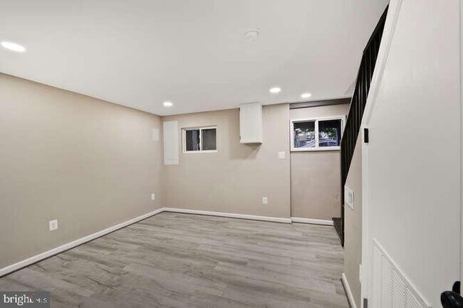 Building Photo - 1632 Ridge Pl SE