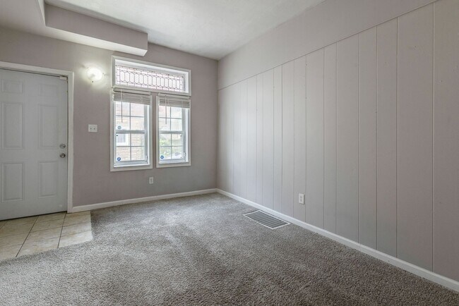 Building Photo - 2013 Gregory St