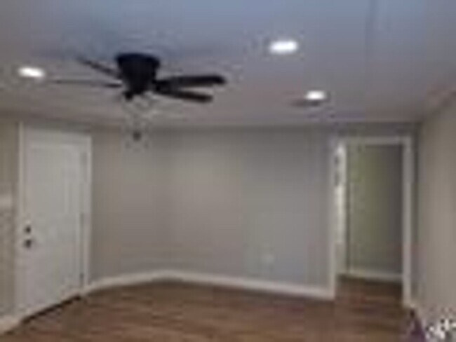 Building Photo - 3715 Winbourne Ave