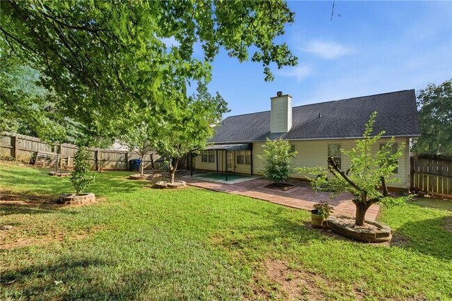 Building Photo - 575 Chandon Way
