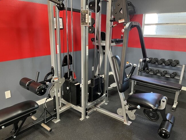 Building Photo - 300 Peck St