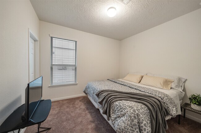 Building Photo - 6218 Morning Fern Ln