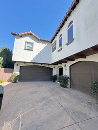 Building Photo - MUST SEE!!!!!