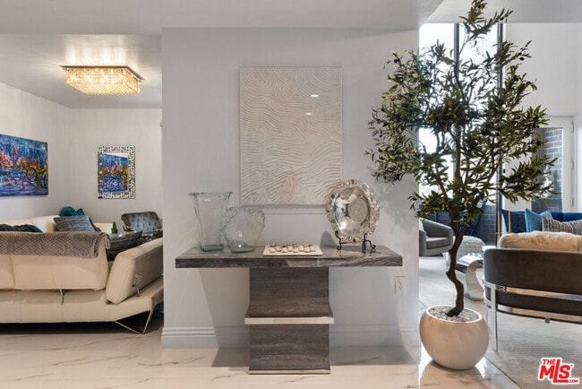 Building Photo - 10550 Wilshire Blvd