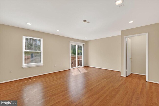 Building Photo - 6427 Old Scotts Ct