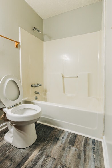 Building Photo - 1210 Douglas MacArthur St