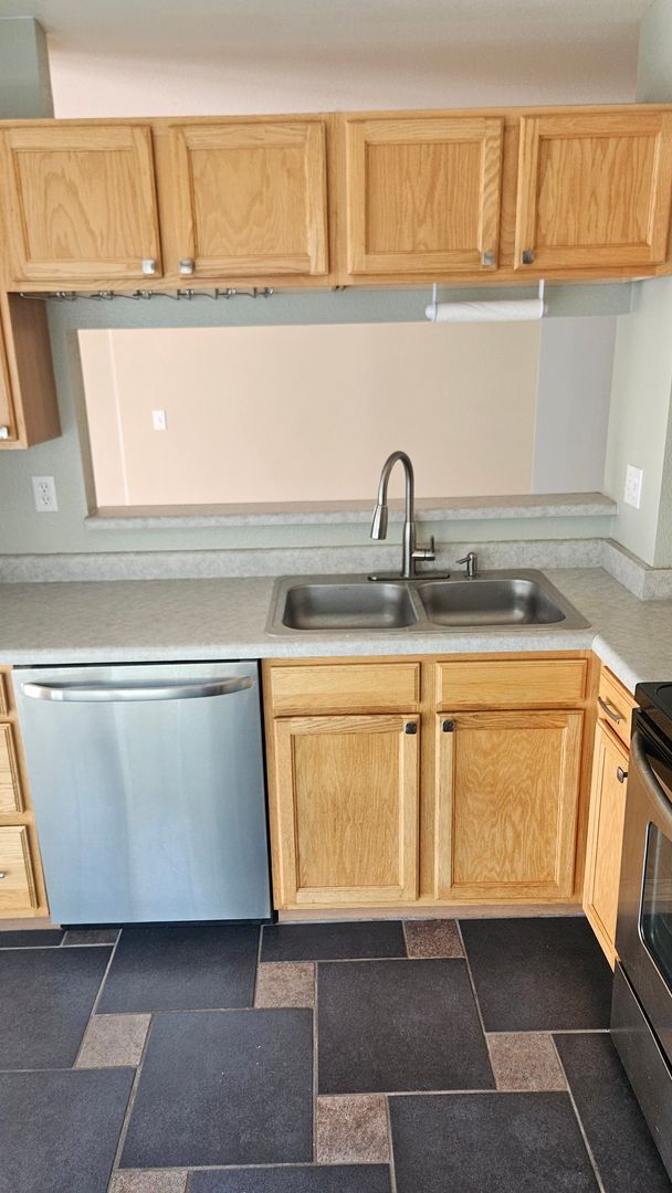 Building Photo - Cute 2 Bed Townhome in Southeast Fort Collins