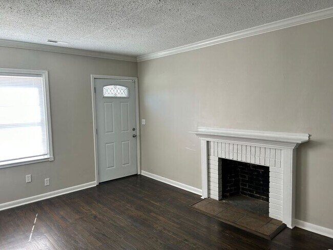 Building Photo - 525 Selma Rd