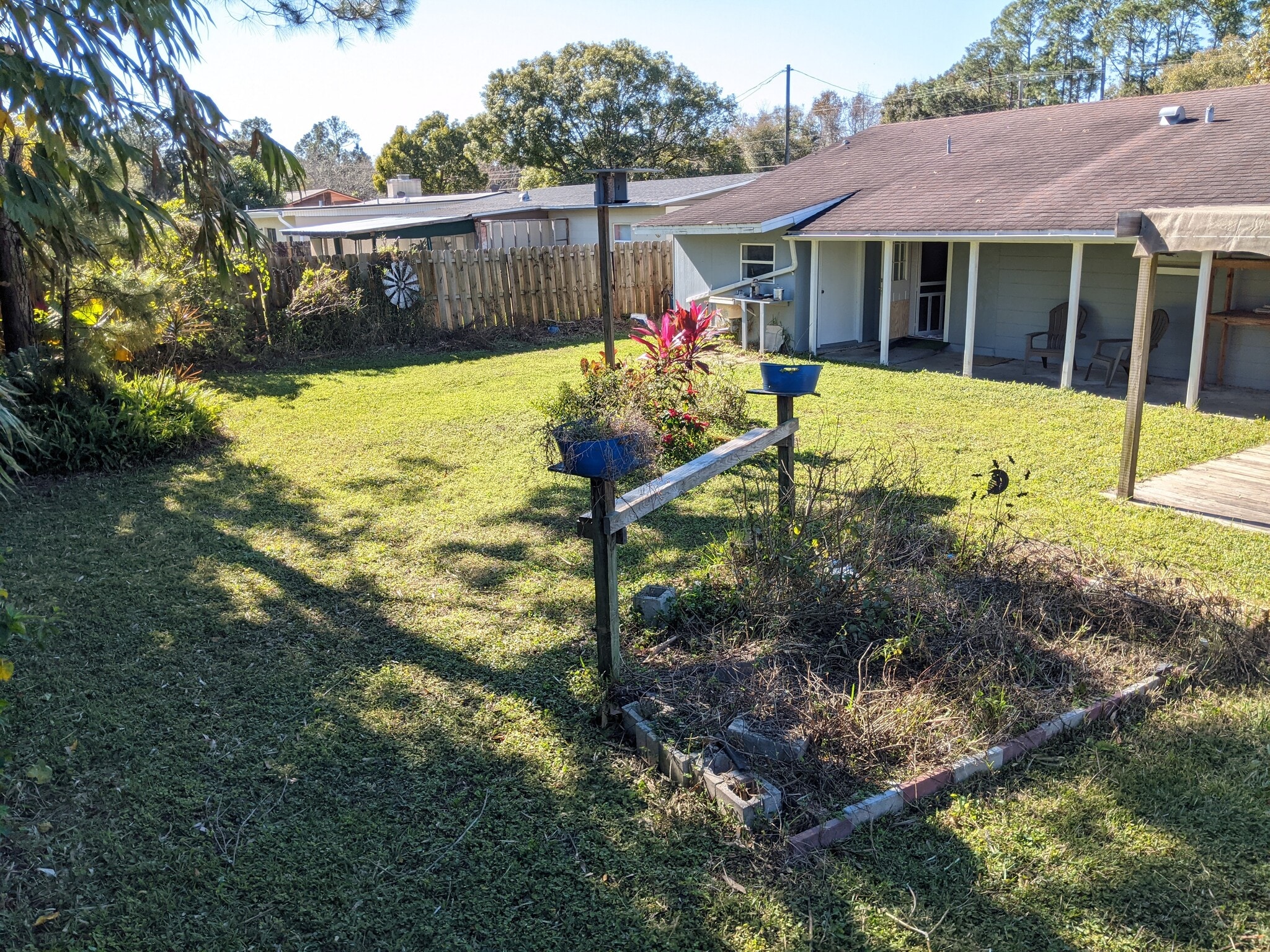 Building Photo - 2601 Bonneville Dr