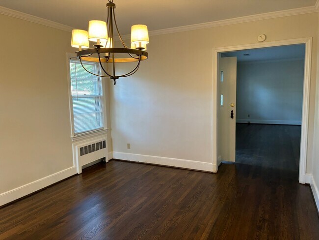 Building Photo - Hamilton Lakes Park Area 3 BR in Grimsley HS District