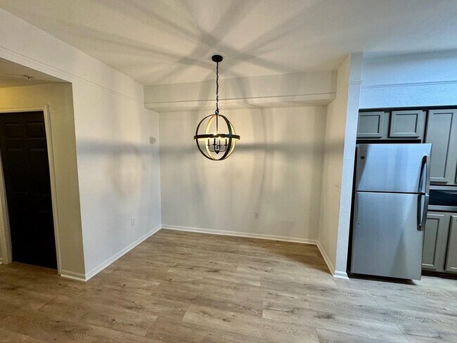 Building Photo - 2801 Chancellorsville Dr