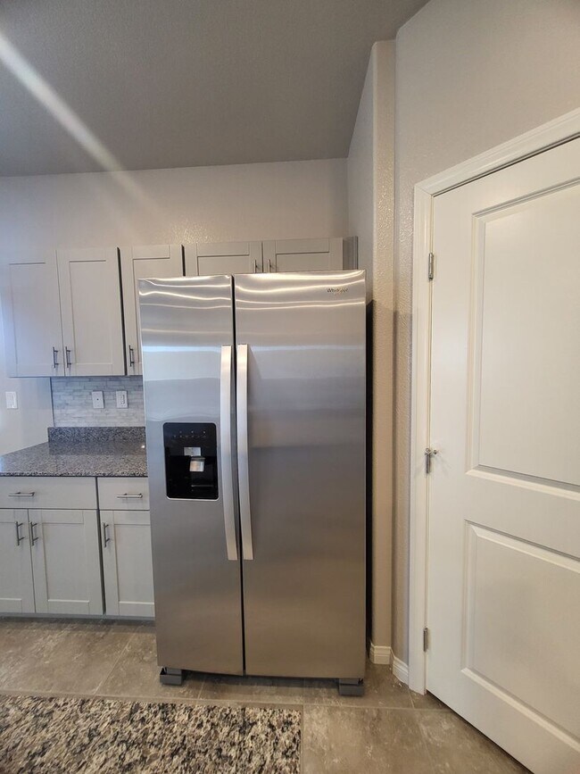 Building Photo - RIVERSTONE CELEBRATE HOMES - Hawk Ave.